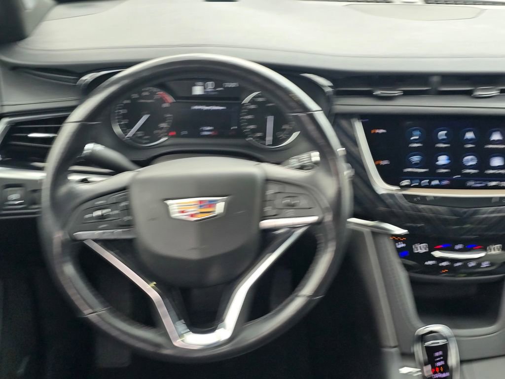 Used 2024 Cadillac XT6 Premium Luxury image 16