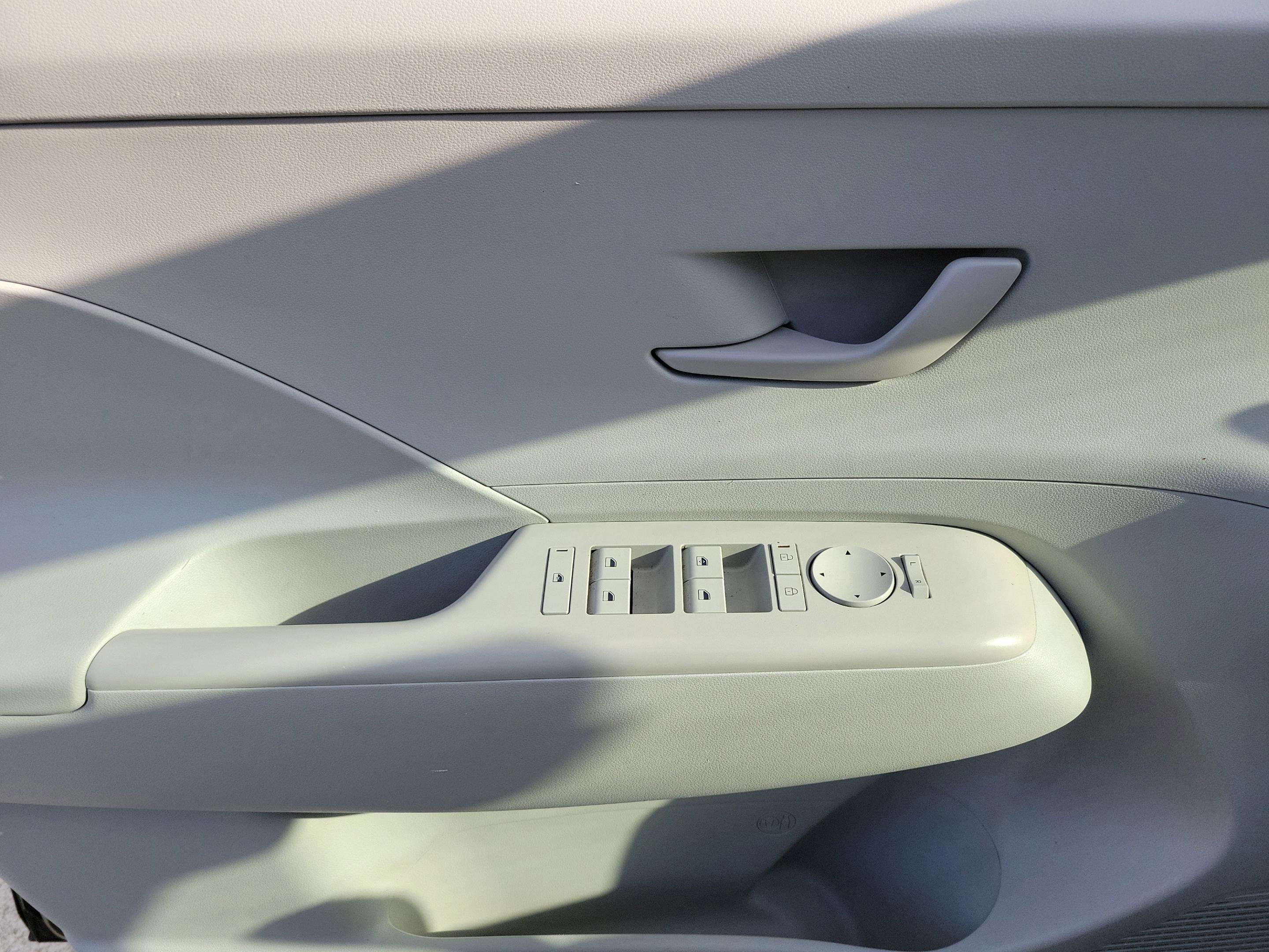 Used 2024 Hyundai Kona SEL FWD image 19