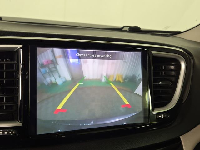 Used 2023 Chrysler Pacifica Touring-L image 20