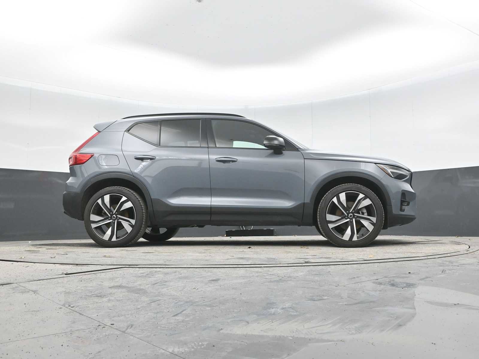 Used 2023 Volvo XC40 B5 Plus w/ Driver Assist Package image 30