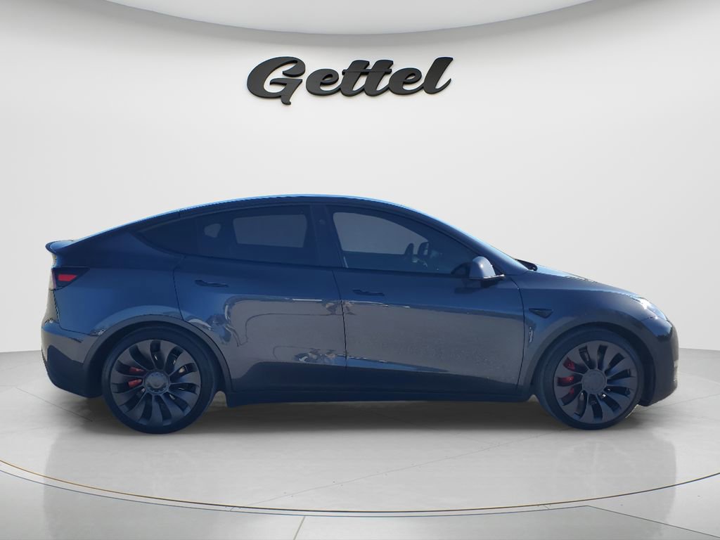 Used 2024 Tesla Model Y Performance image 3
