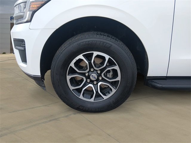 Used 2024 Ford Expedition Max XLT image 14