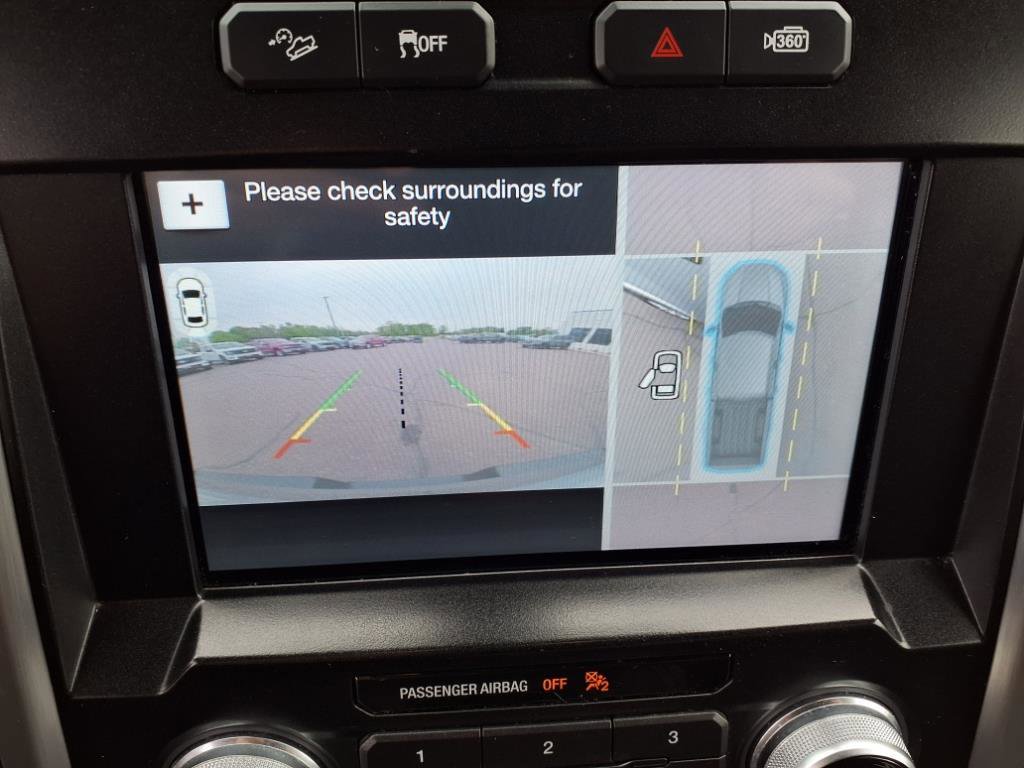 Used 2016 Ford F150 Platinum w/ Equipment Group 701A Luxury image 19