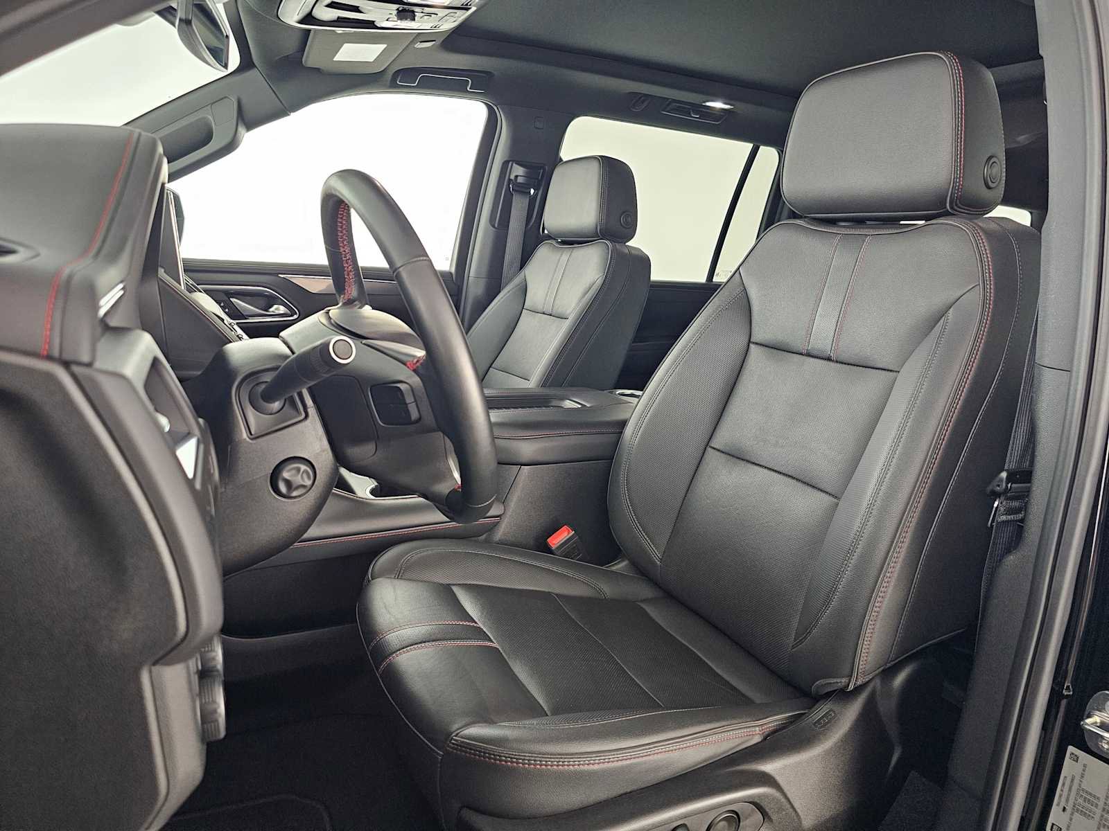 Used 2024 Chevrolet Suburban RST w/ Luxury Package image 23