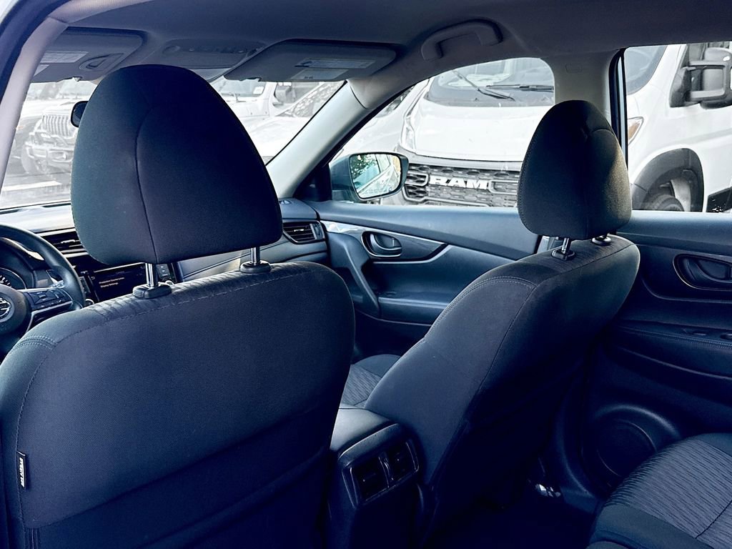 Used 2020 Nissan Rogue S image 28