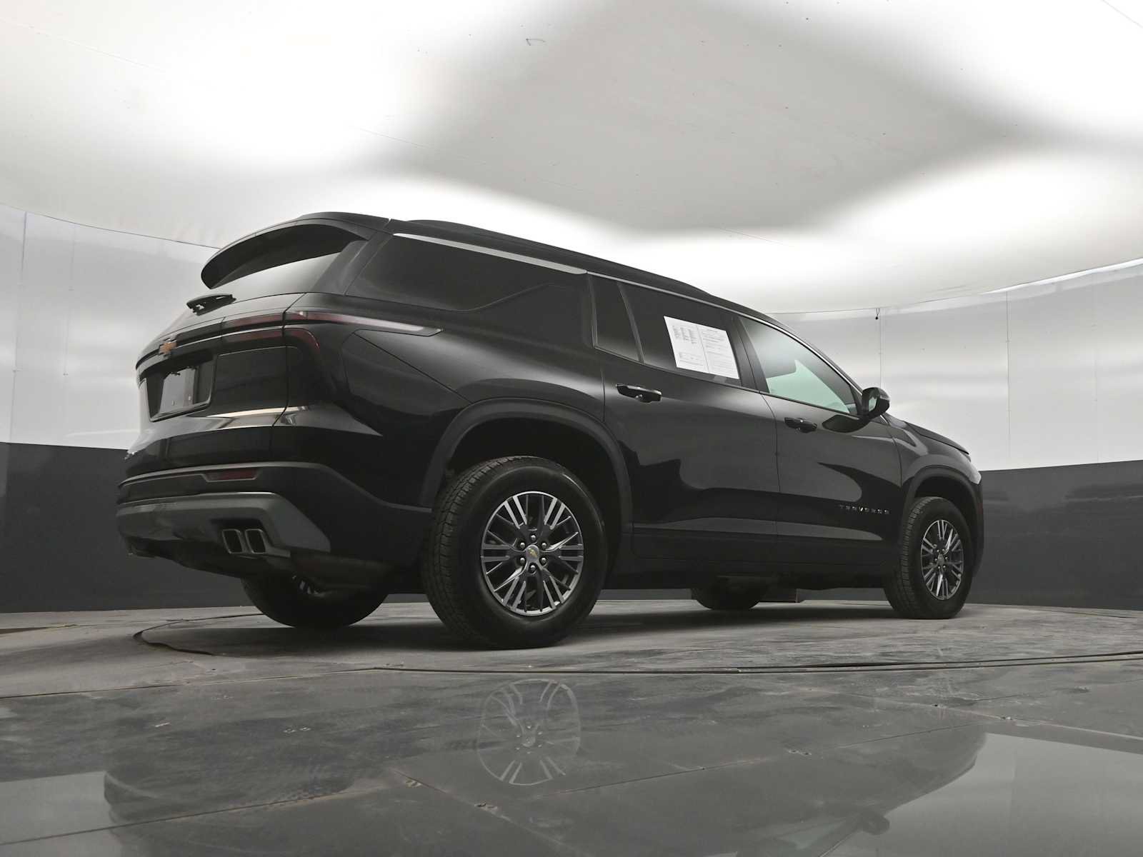 Used 2025 Chevrolet Traverse LT AWD/4WD image 41