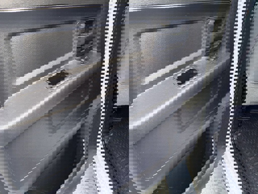 Used 2016 RAM 3500 Tradesman w/ Chrome Appearance Group image 17