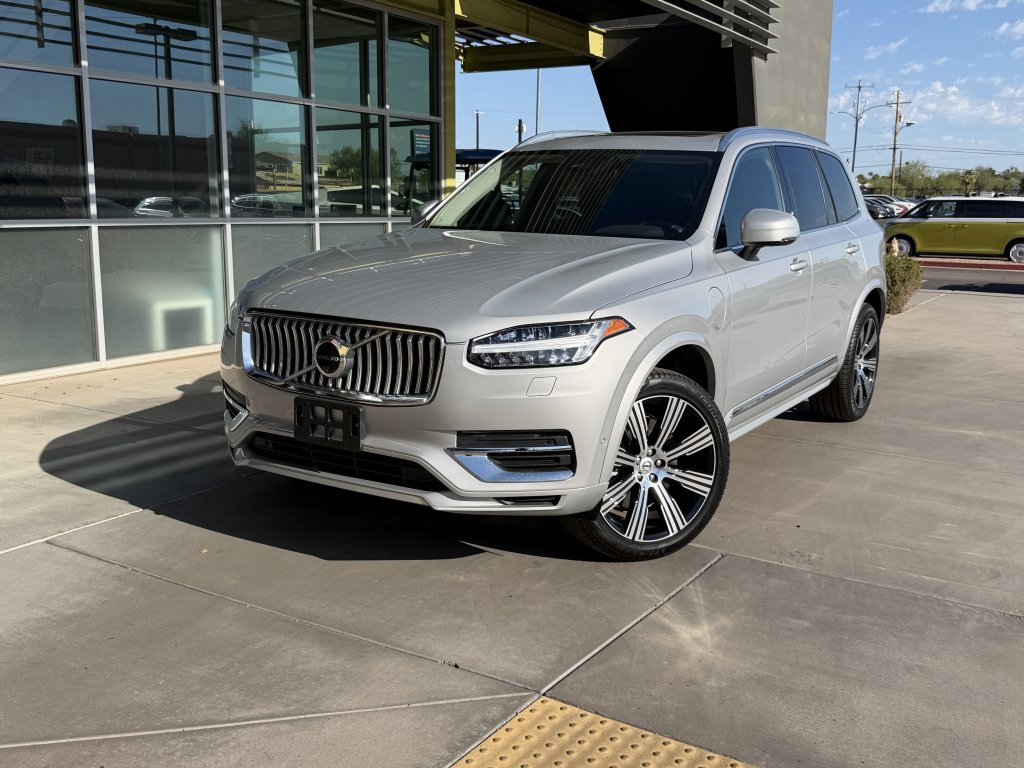 Used 2024 Volvo XC90 T8 Plus w/ Protection Package Premier AWD/4WD image 2