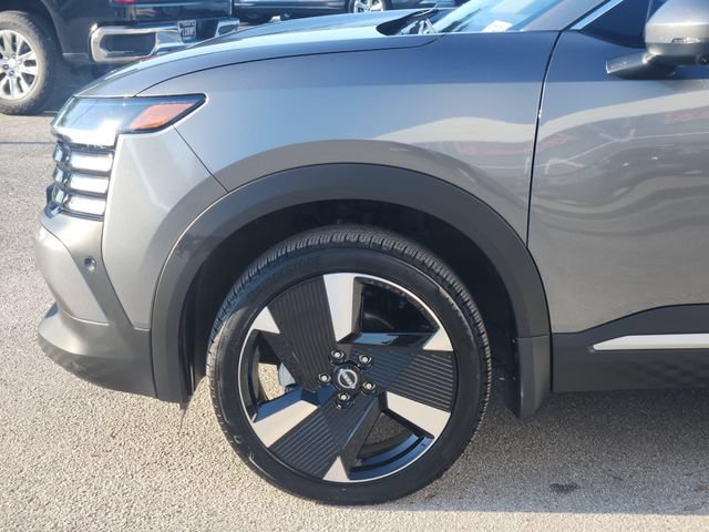 Used 2025 Nissan Kicks SR FWD image 5