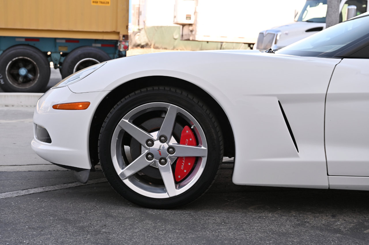 Used 2006 Chevrolet Corvette Convertible w/ Preferred Equipment Group RWD image 32