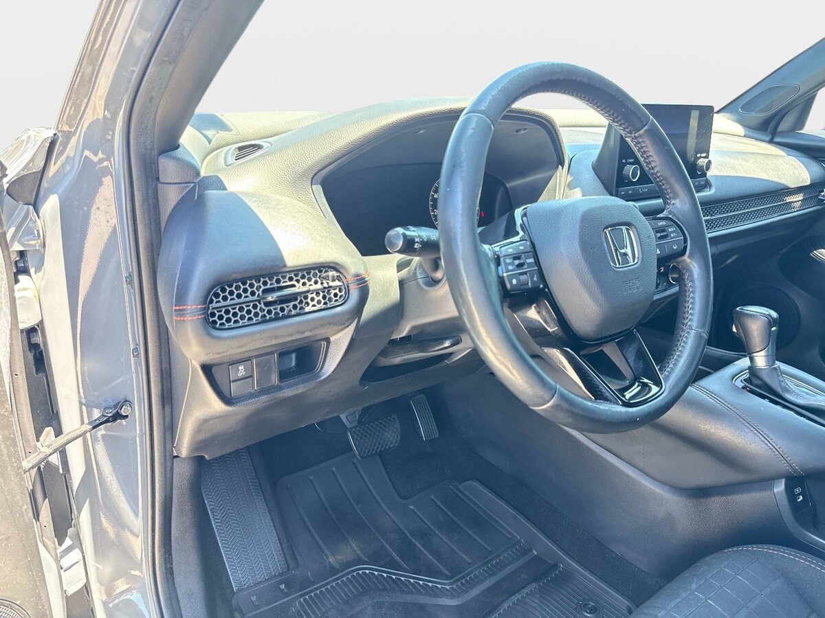 Certified 2025 Honda HR-V Sport image 18