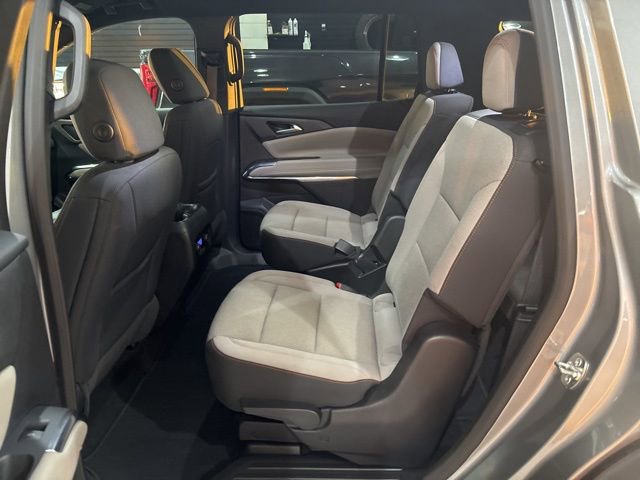 Used 2025 Chevrolet Traverse LT image 30