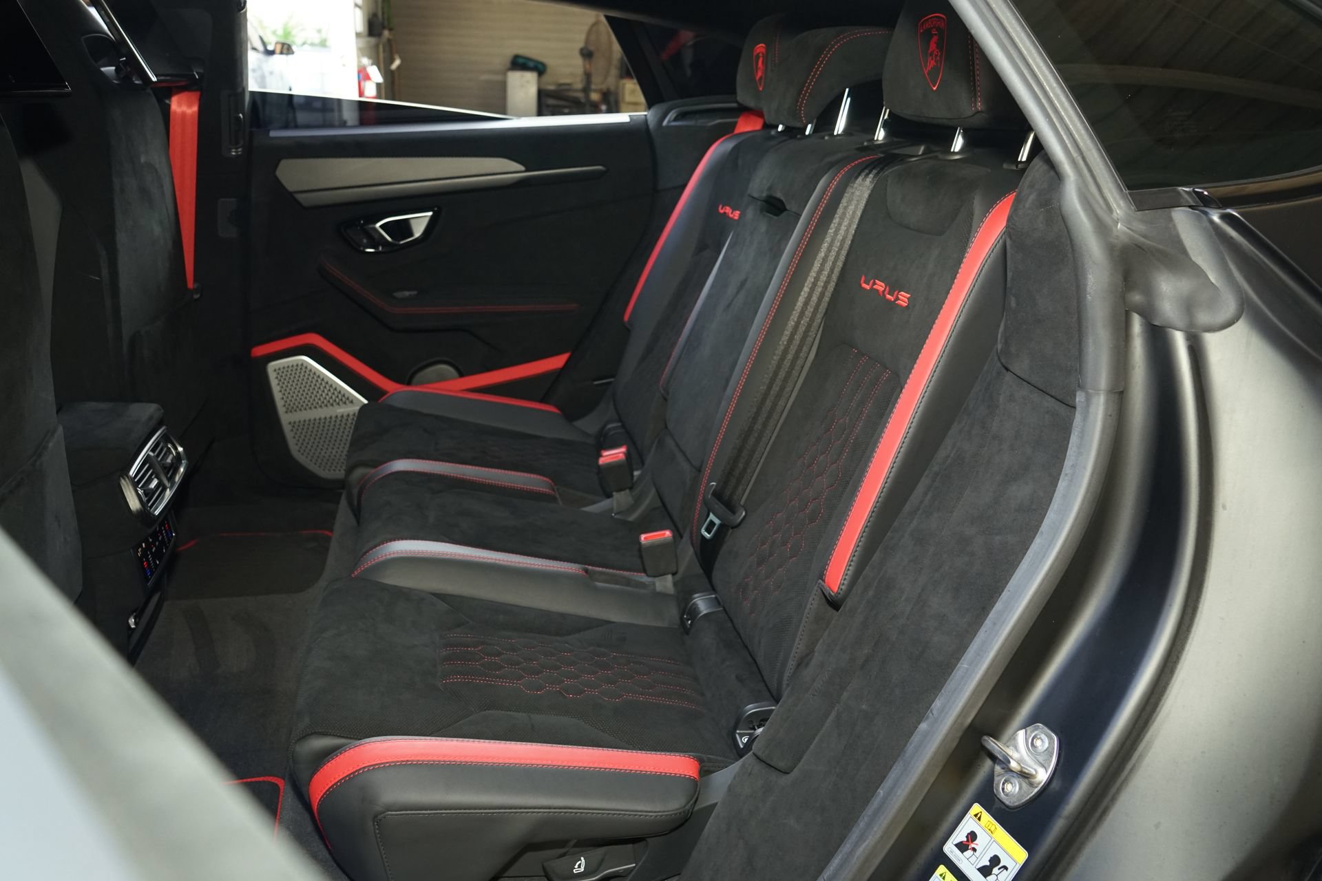 Used 2023 Lamborghini Urus Performante AWD/4WD image 30