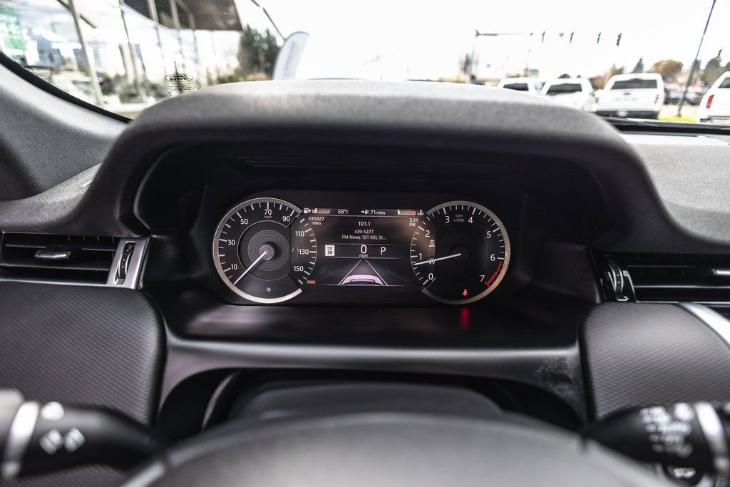 Used 2023 Land Rover Discovery Sport SE R-Dynamic image 11