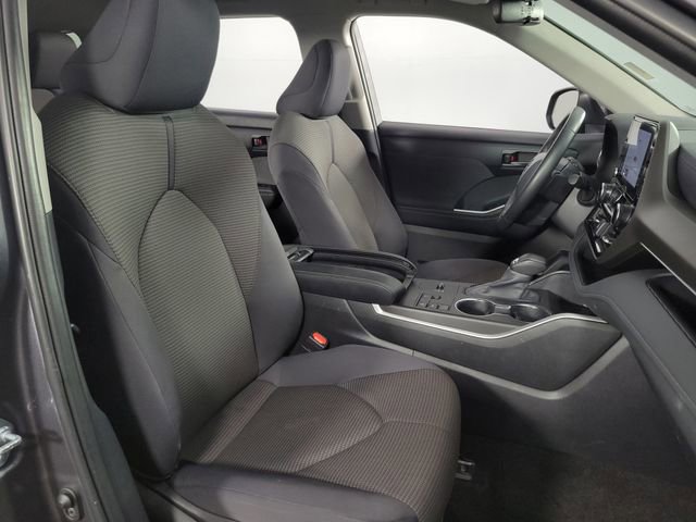 Used 2025 Toyota Highlander LE image 15