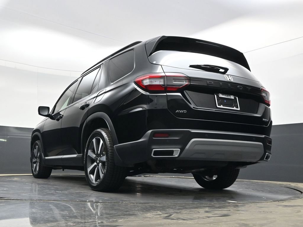 Used 2024 Honda Pilot Touring image 32