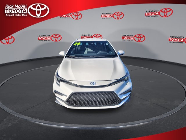 Used 2026 Toyota Corolla SE FWD image 3