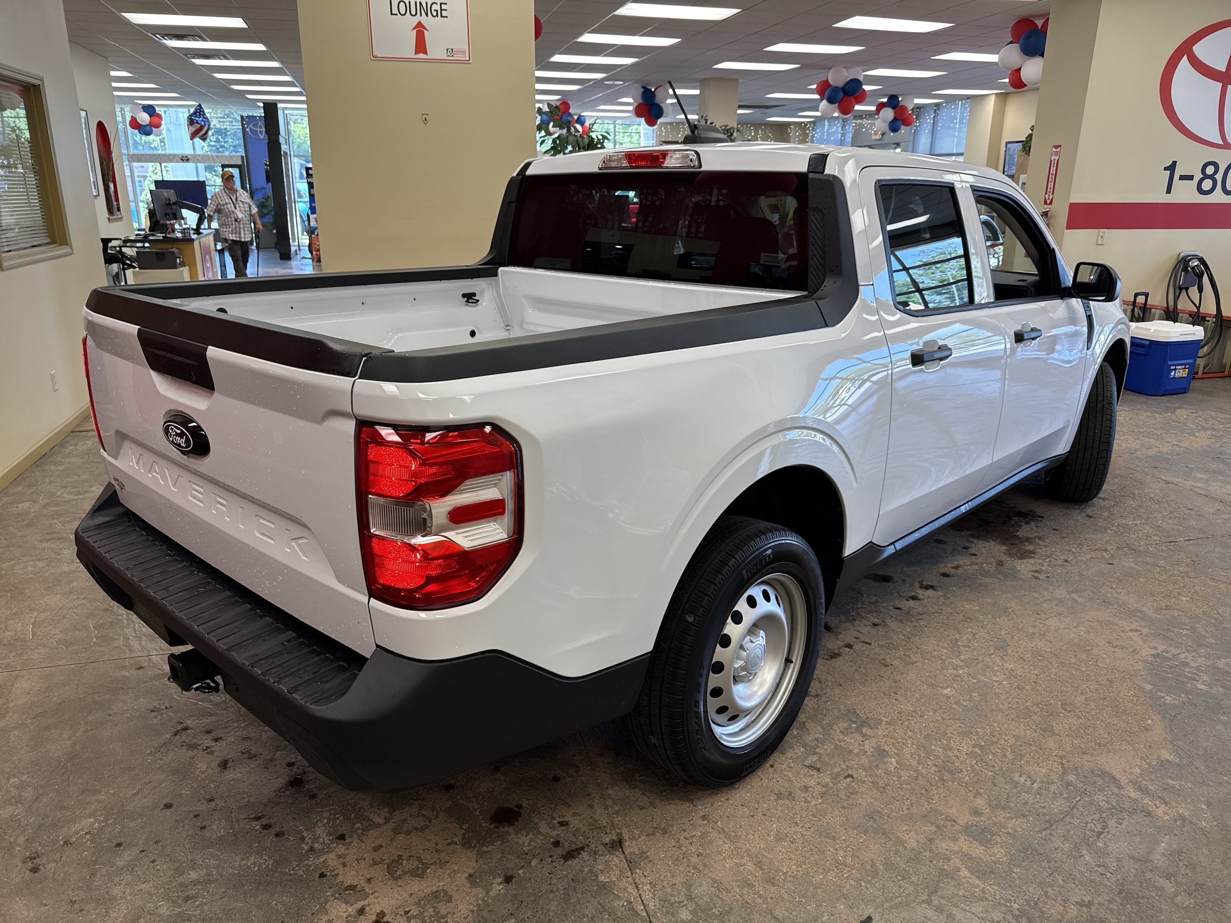 Used 2025 Ford Maverick XL w/ Equipment Group 102A AWD/4WD image 10