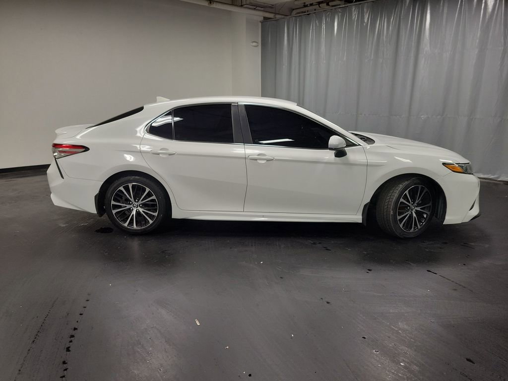 Used 2019 Toyota Camry SE image 9