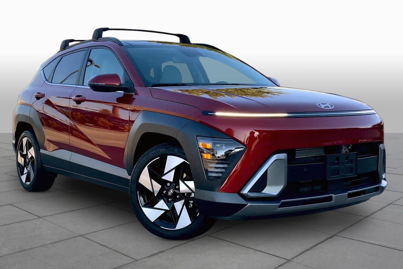 Used 2025 Hyundai Kona Limited FWD image 3