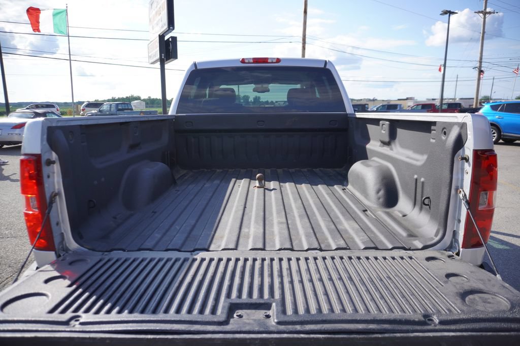 Used 2014 Chevrolet Silverado 3500 LT w/ Custom Sport Truck Package AWD/4WD image 25