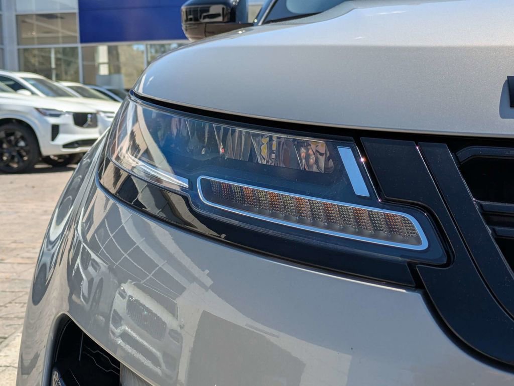 Used 2022 Land Rover Range Rover Evoque R-Dynamic S image 10