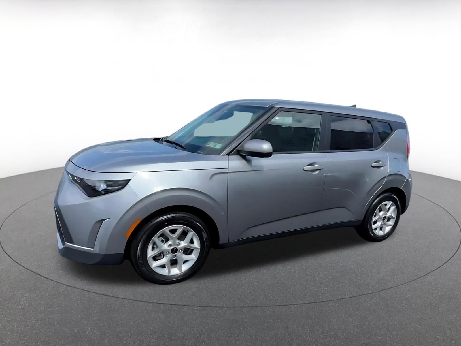 Used 2025 Kia Soul LX w/ LX Technology Package FWD image 7