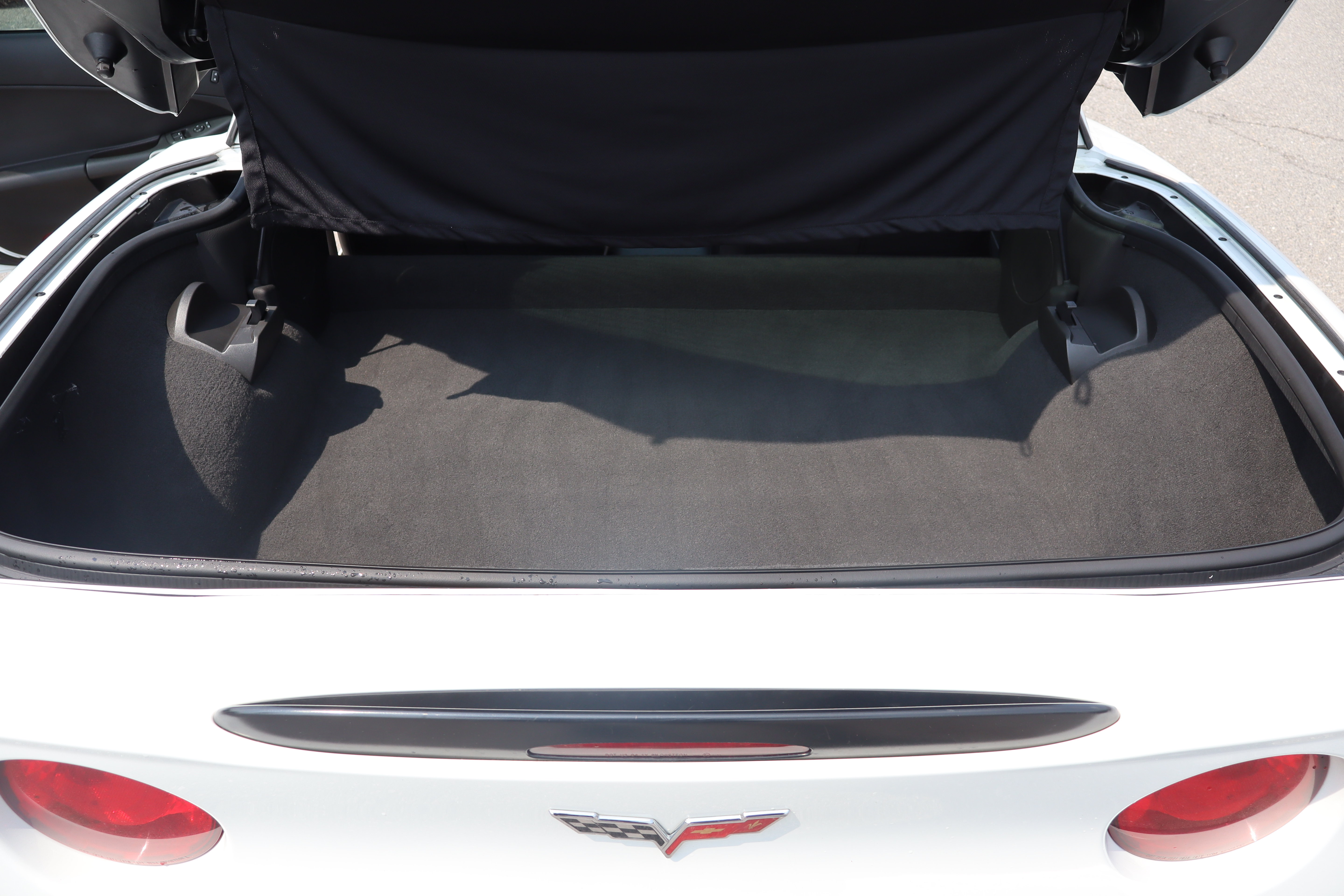 Used 2011 Chevrolet Corvette Grand Sport w/ Preferred Equipment Group RWD image 11