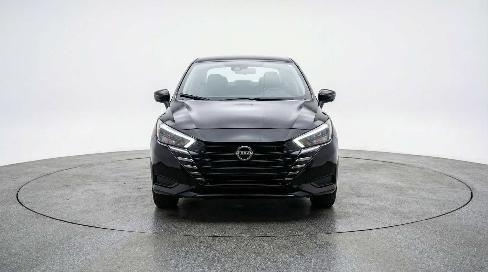 Used 2025 Nissan Versa SV image 2