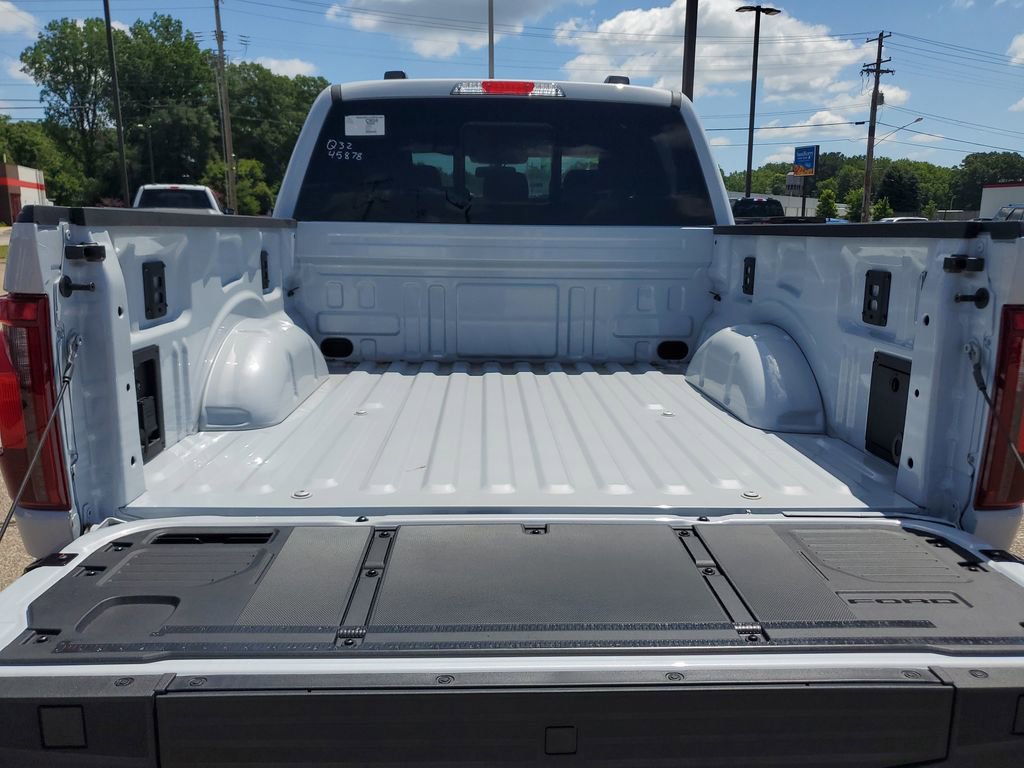 New 2025 Ford F150 XLT w/ Equipment Group 302A MID image 8