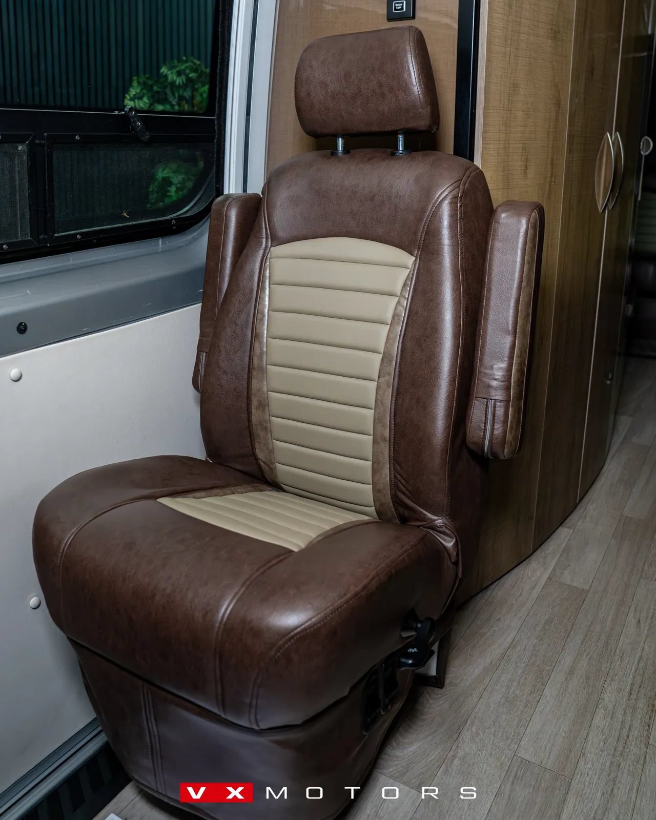 Used 2017 Mercedes-Benz Sprinter 3500 image 13