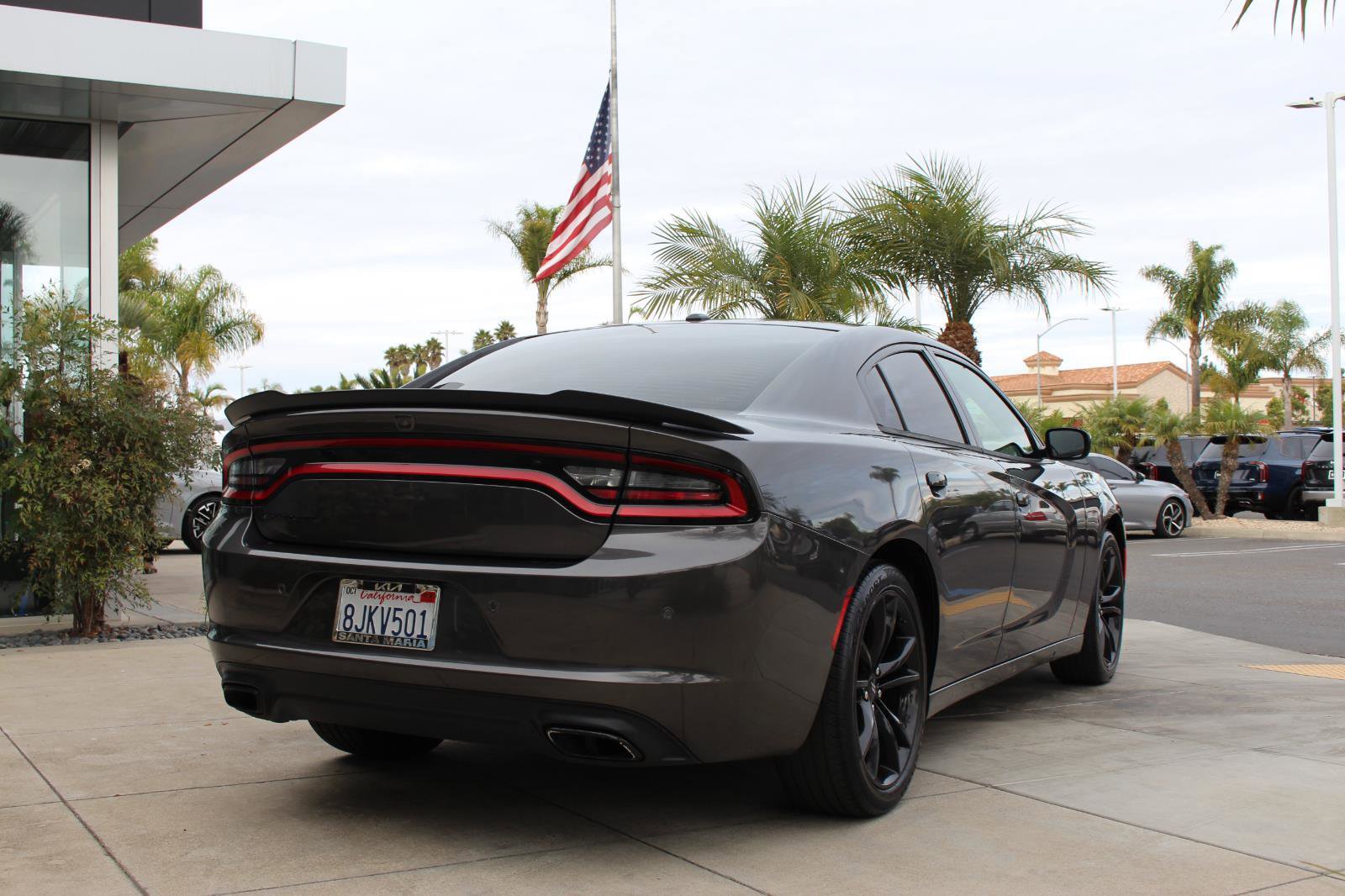 Used 2018 Dodge Charger SXT w/ Blacktop Package image 8