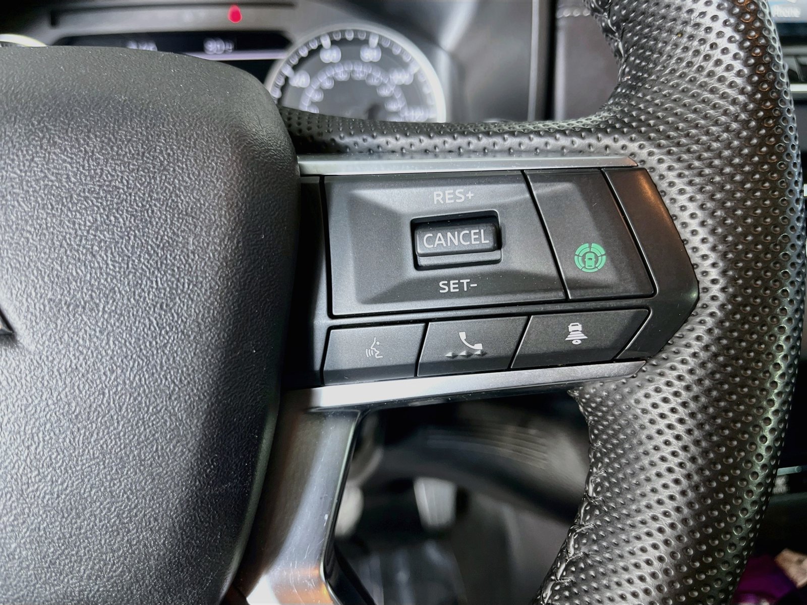 Used 2023 Mitsubishi Outlander SE AWD/4WD image 14