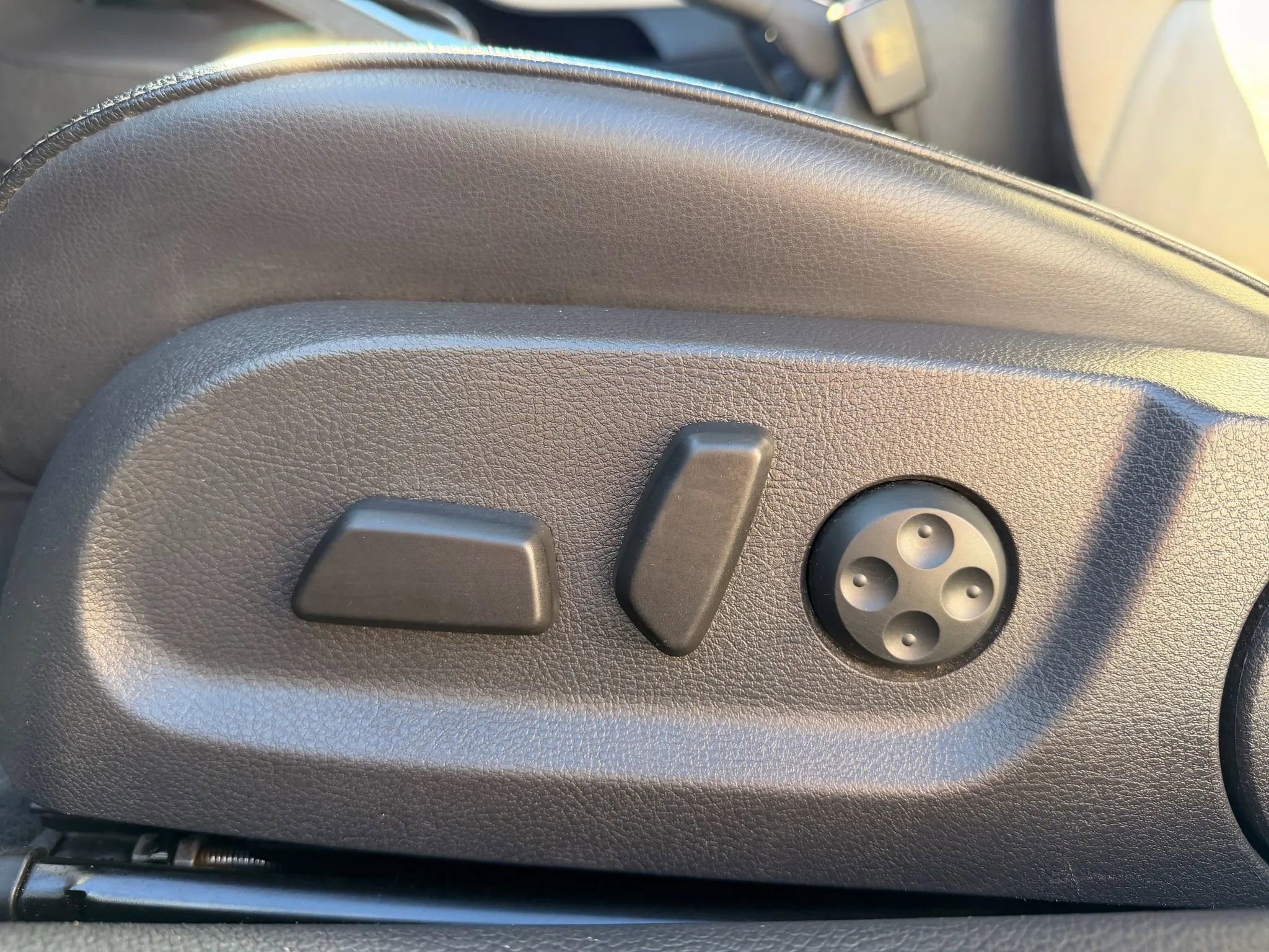 Used 2015 Volkswagen Eos Final Edition image 15