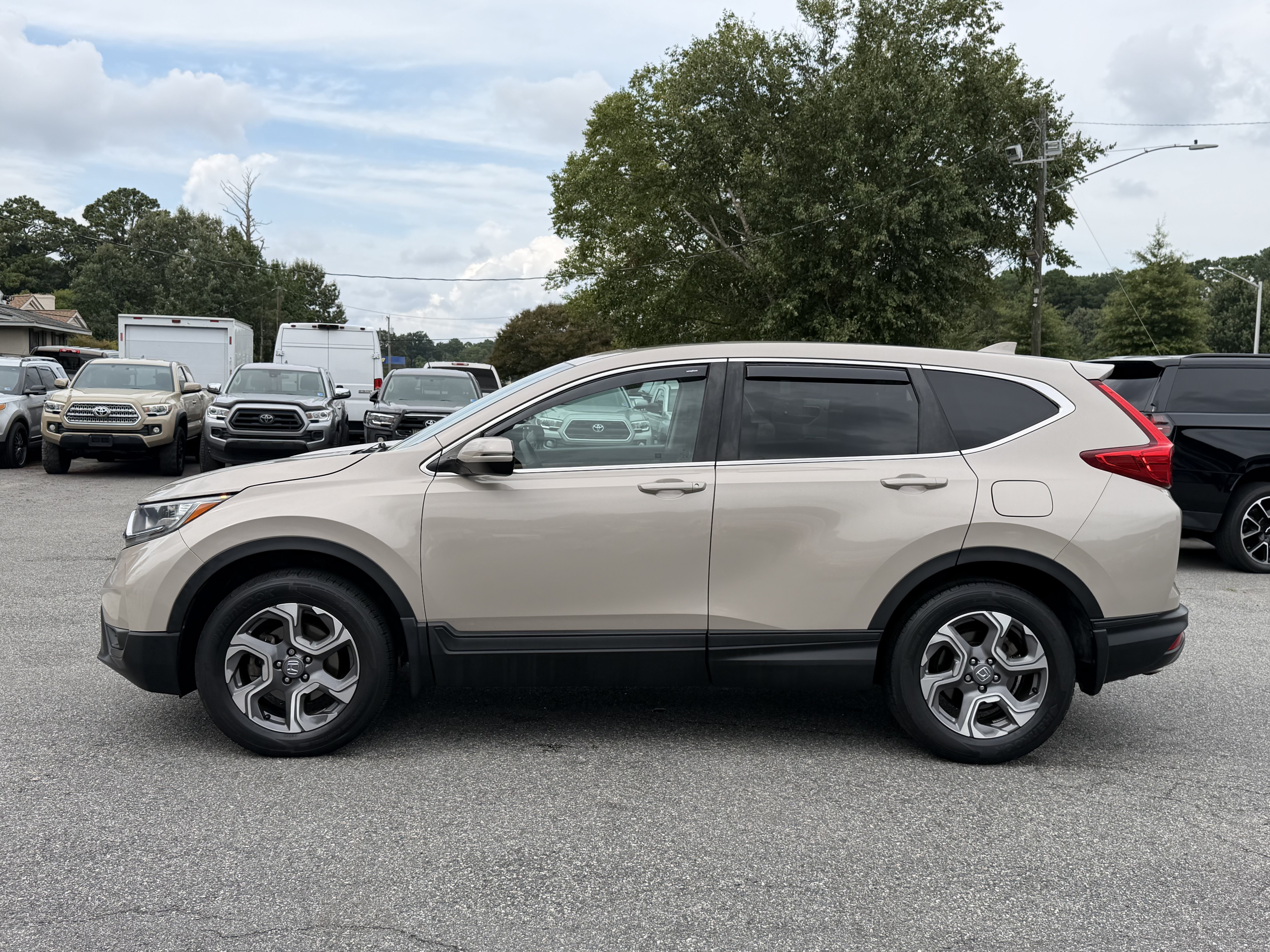 Used 2017 Honda CR-V EX image 9