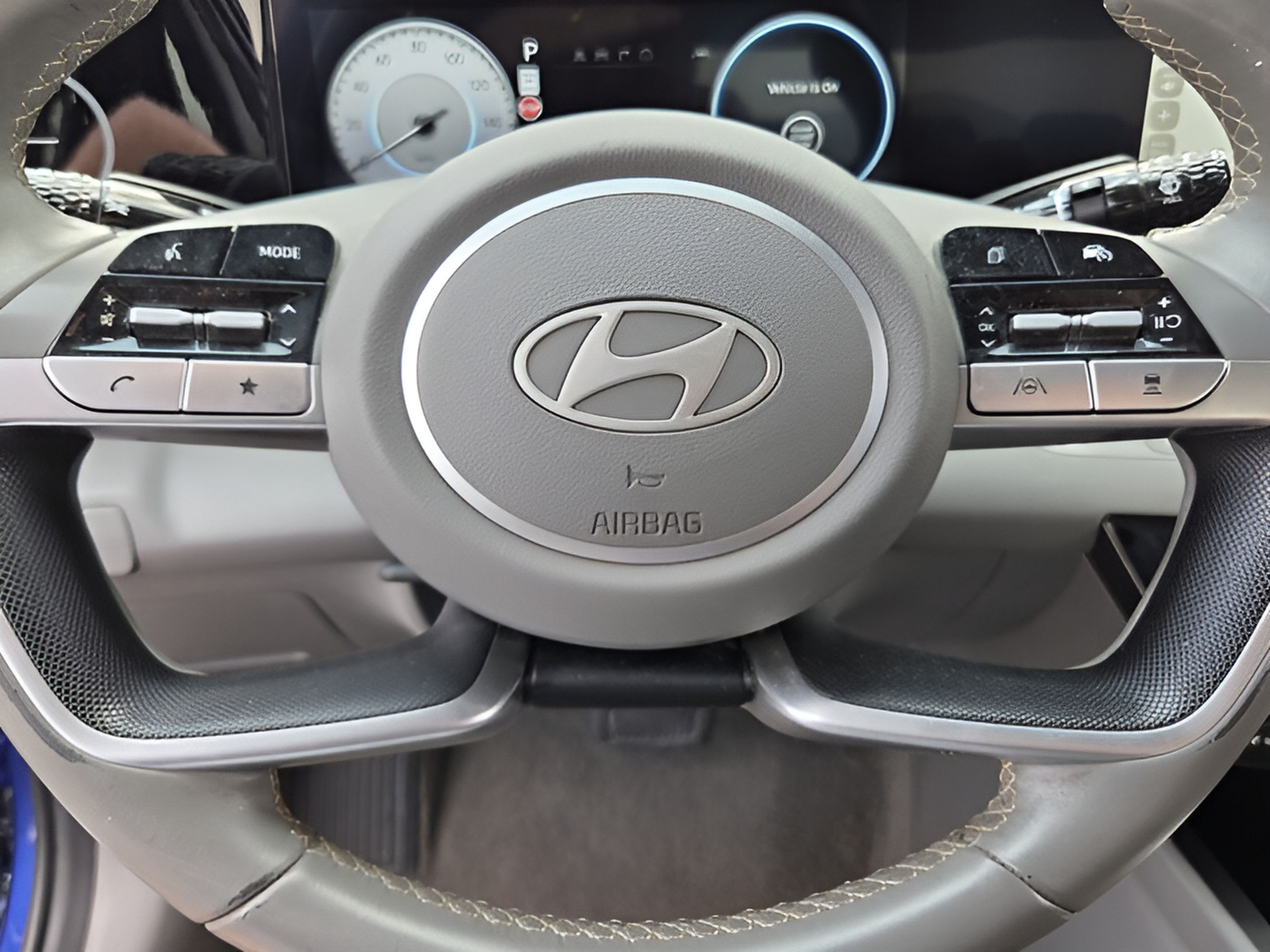 Used 2025 Hyundai Elantra SEL FWD image 24