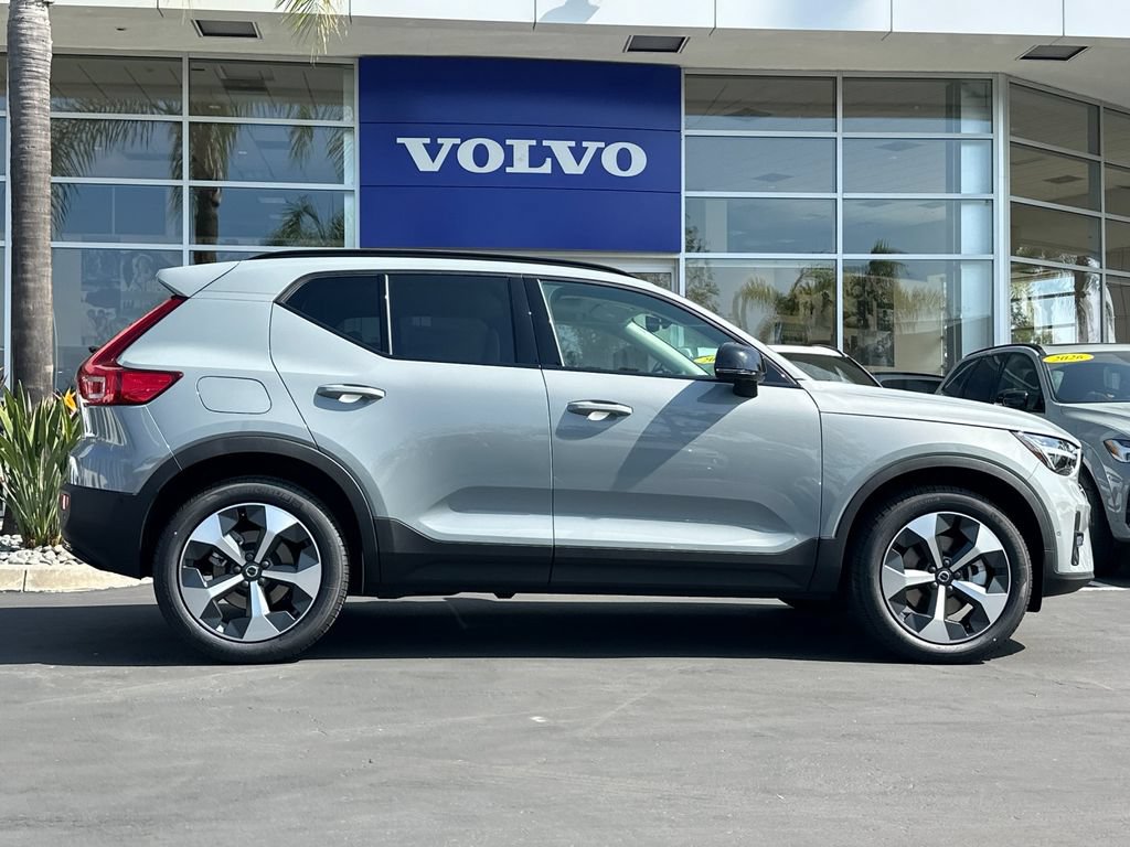 New 2026 Volvo XC40 B5 Plus w/ Protection Package Premier AWD/4WD image 6