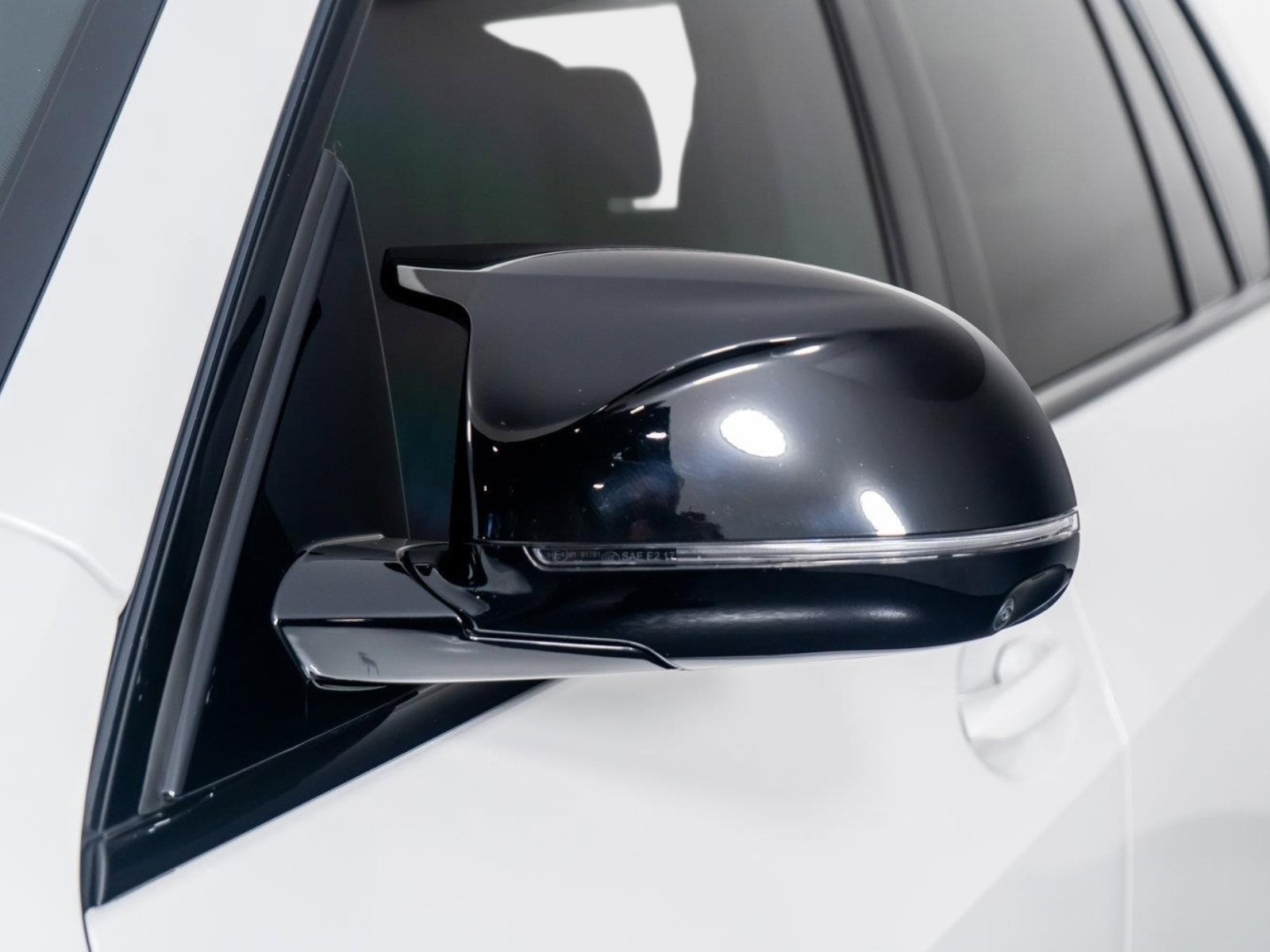 Used 2025 BMW X7 M60i image 28