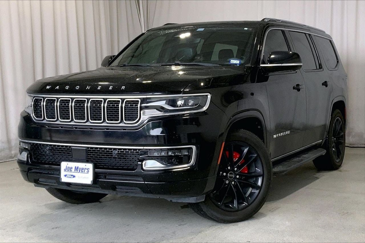 Used 2022 Jeep Wagoneer Series II w/ Premium Group I AWD/4WD image 2