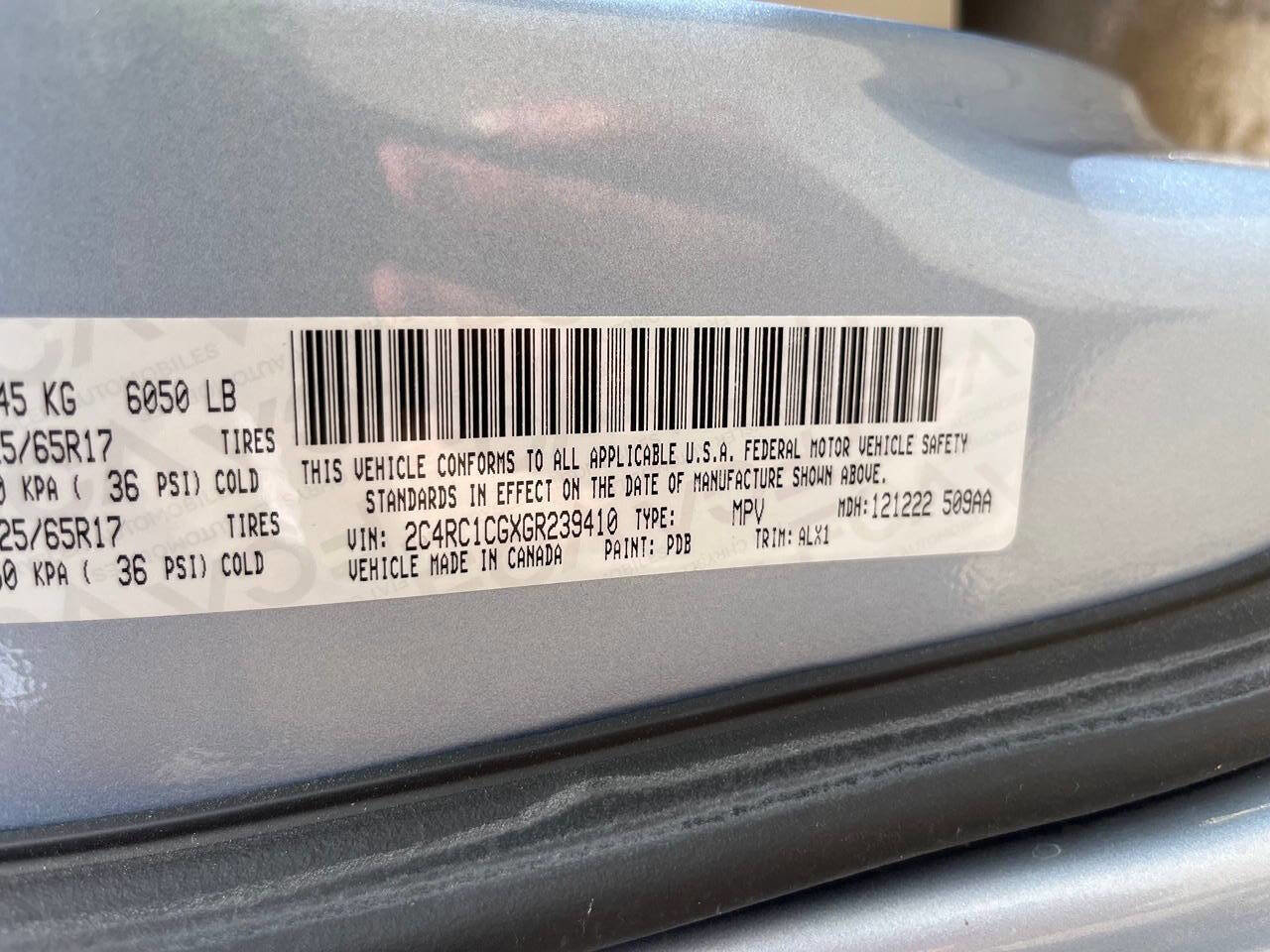 Used 2016 Chrysler Town & Country Touring-L w/ Driver Convenience Group FWD image 14