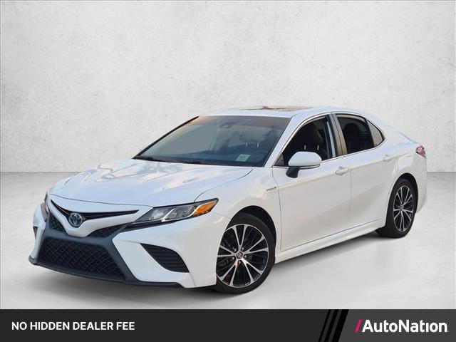 Certified 2020 Toyota Camry SE w/ Sunroof Package