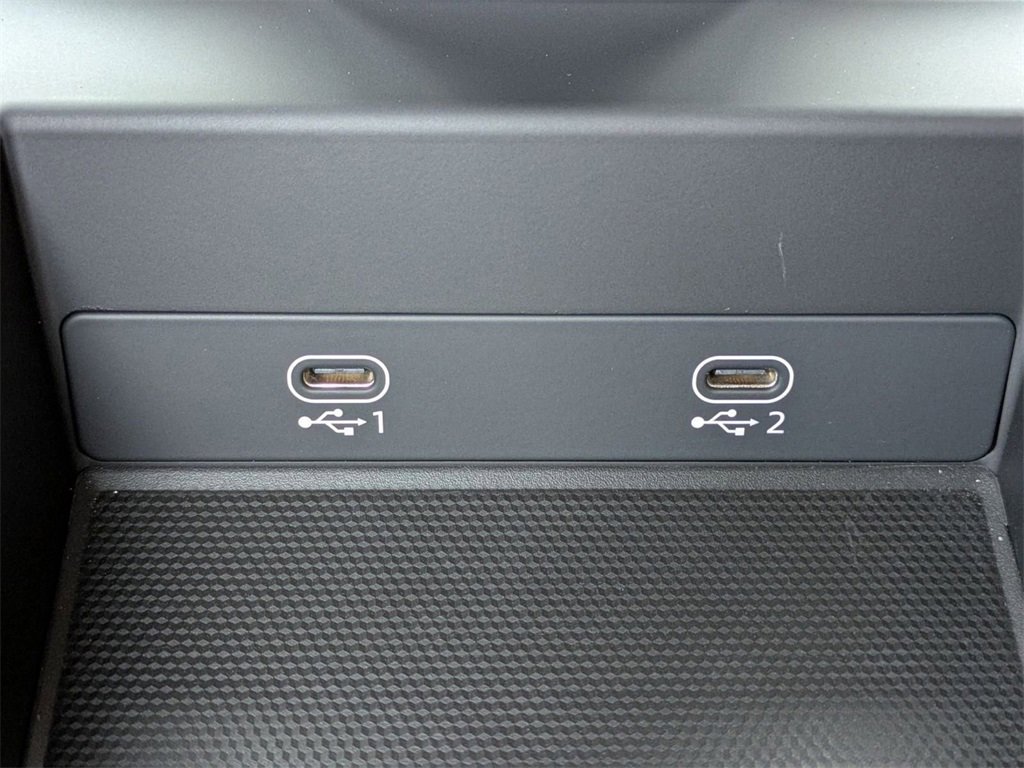 Used 2024 Porsche 911 Carrera w/ Premium Package image 30