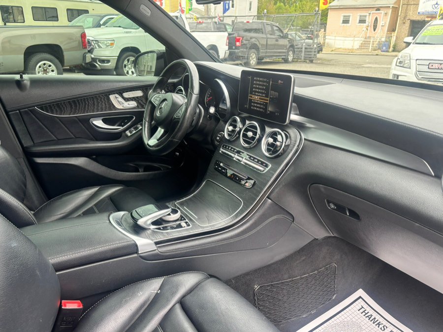 Used 2017 Mercedes-Benz GLC 43 AMG 4MATIC image 39