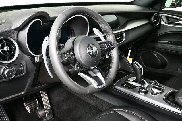 New 2025 Alfa Romeo Stelvio Sprint w/ Convenience Package AWD/4WD image 5