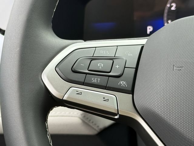 New 2026 Volkswagen Taos SE image 11