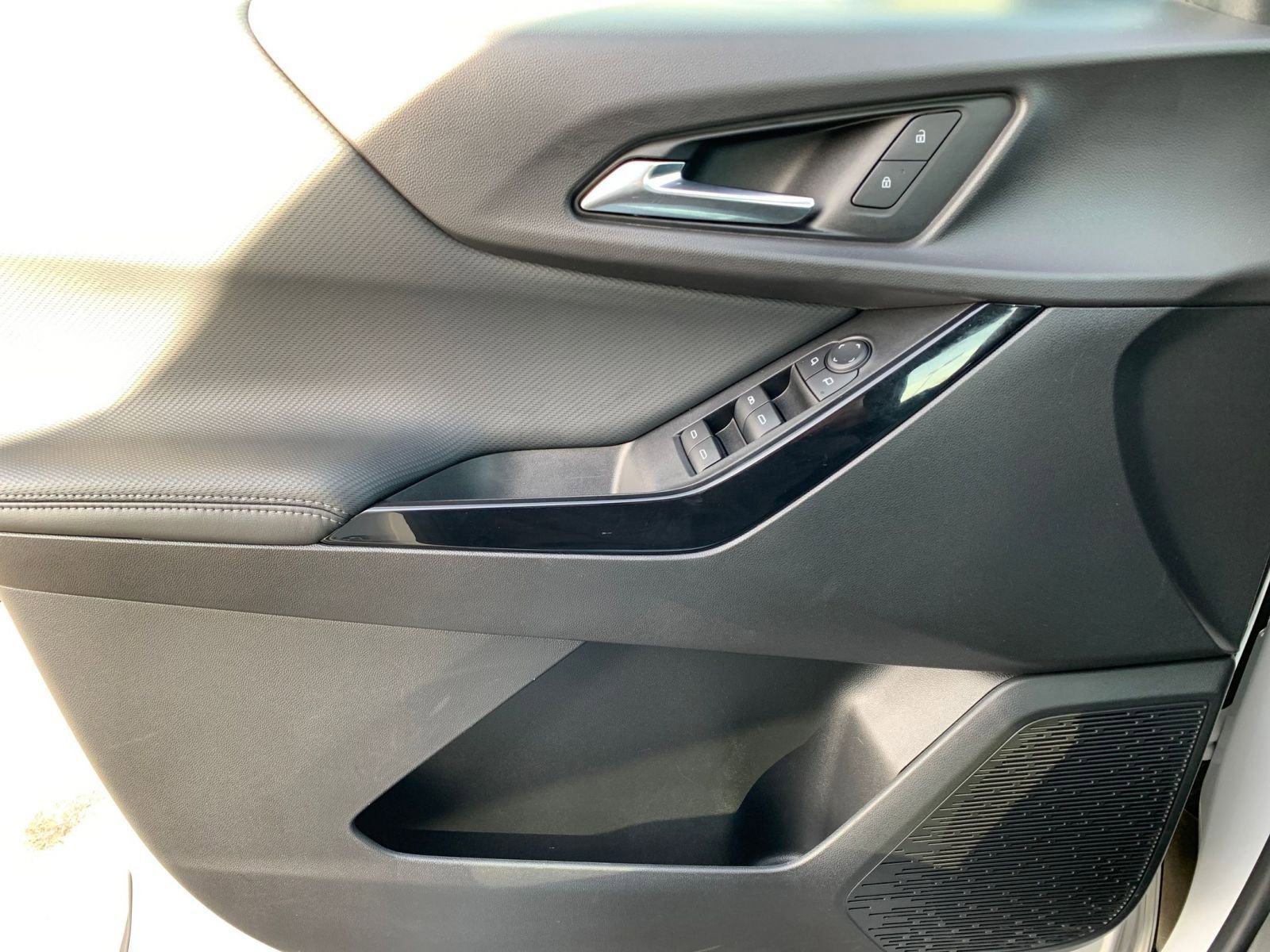 Used 2025 Chevrolet Equinox LT image 20