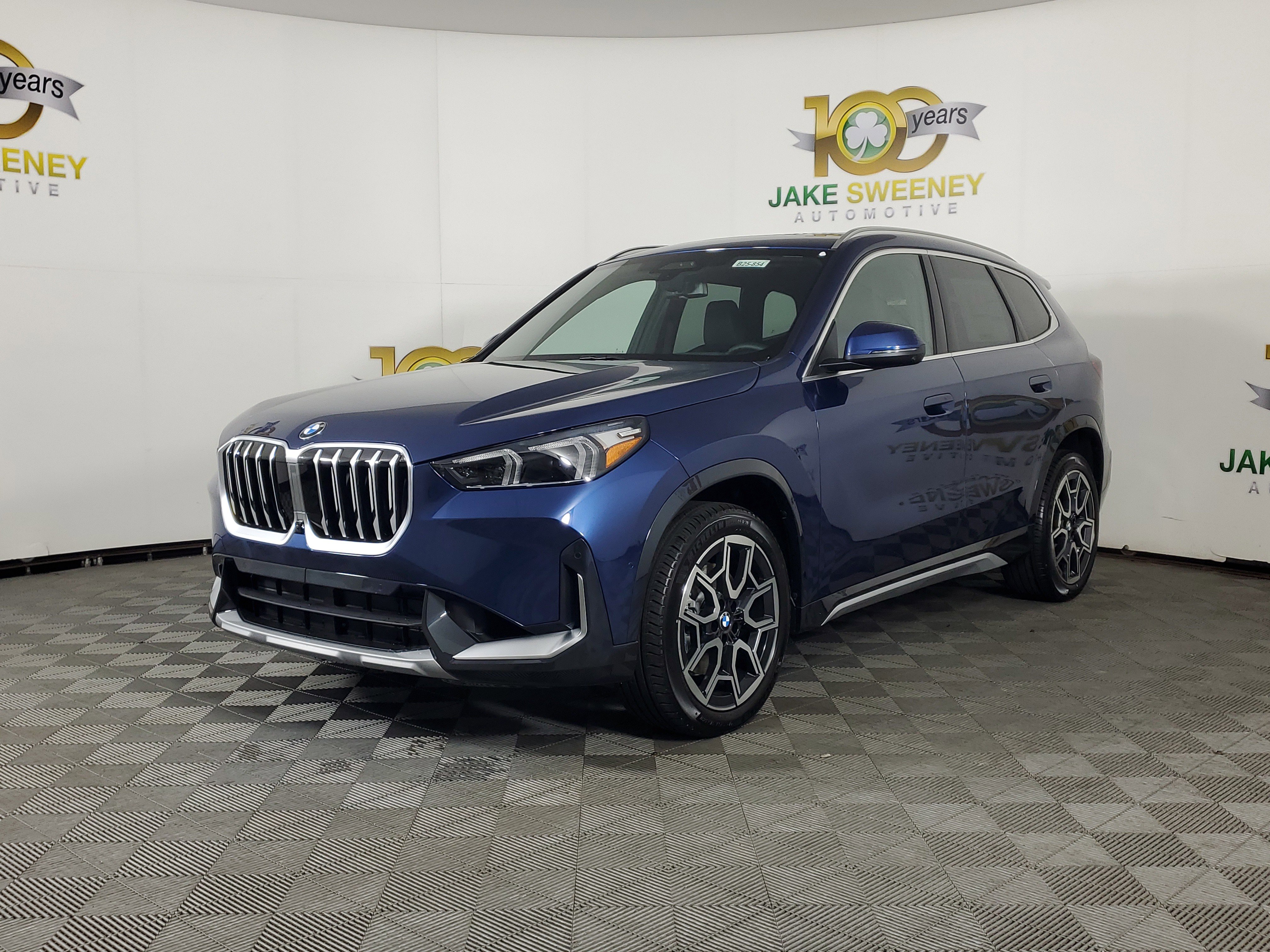 New 2025 BMW X1 xDrive28i w/ Technology Package AWD/4WD image 3
