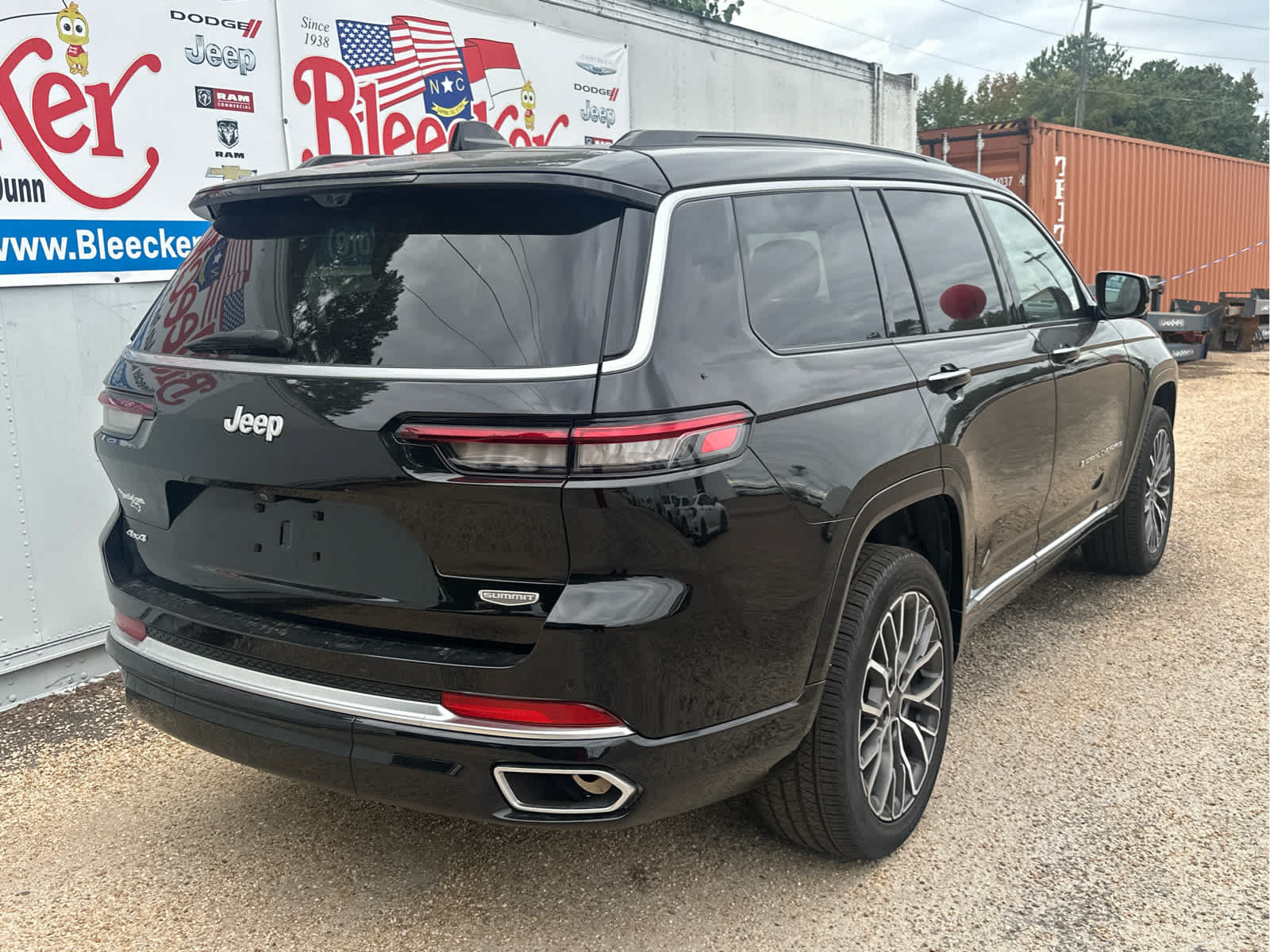 New 2025 Jeep Grand Cherokee L Summit AWD/4WD image 3