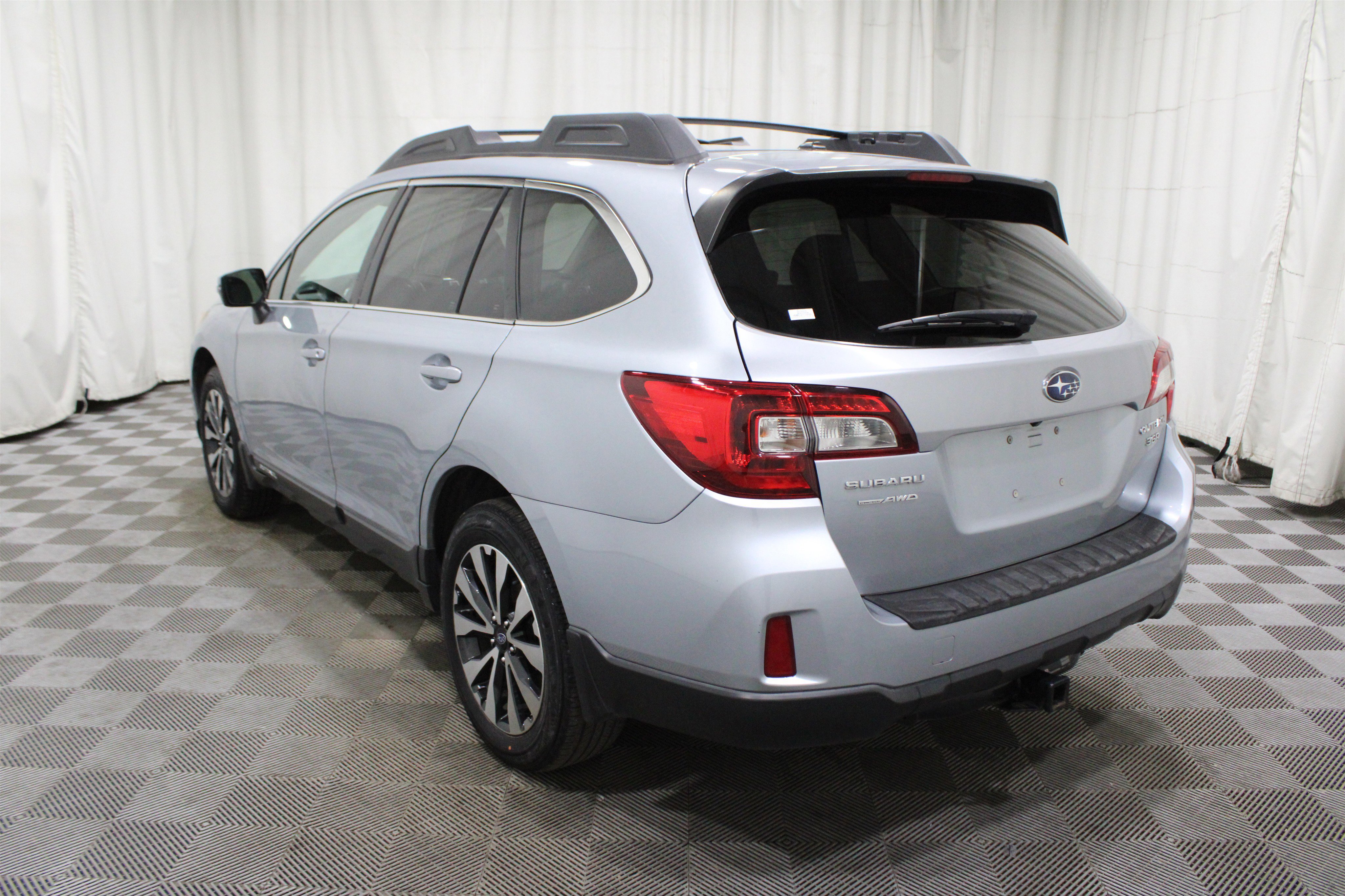 Used 2015 Subaru Outback 3.6R Limited w/ Popular Package #4 image 30