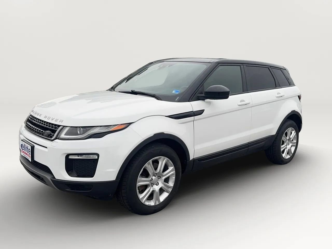 Used 2018 Land Rover Range Rover Evoque SE Premium AWD/4WD image 3